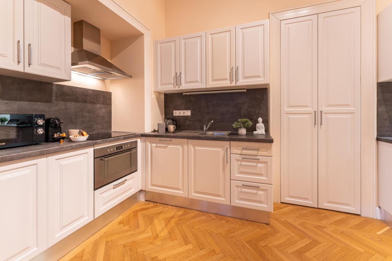 Matilda Luxury Suite Apartment Budapest Exteriör bild