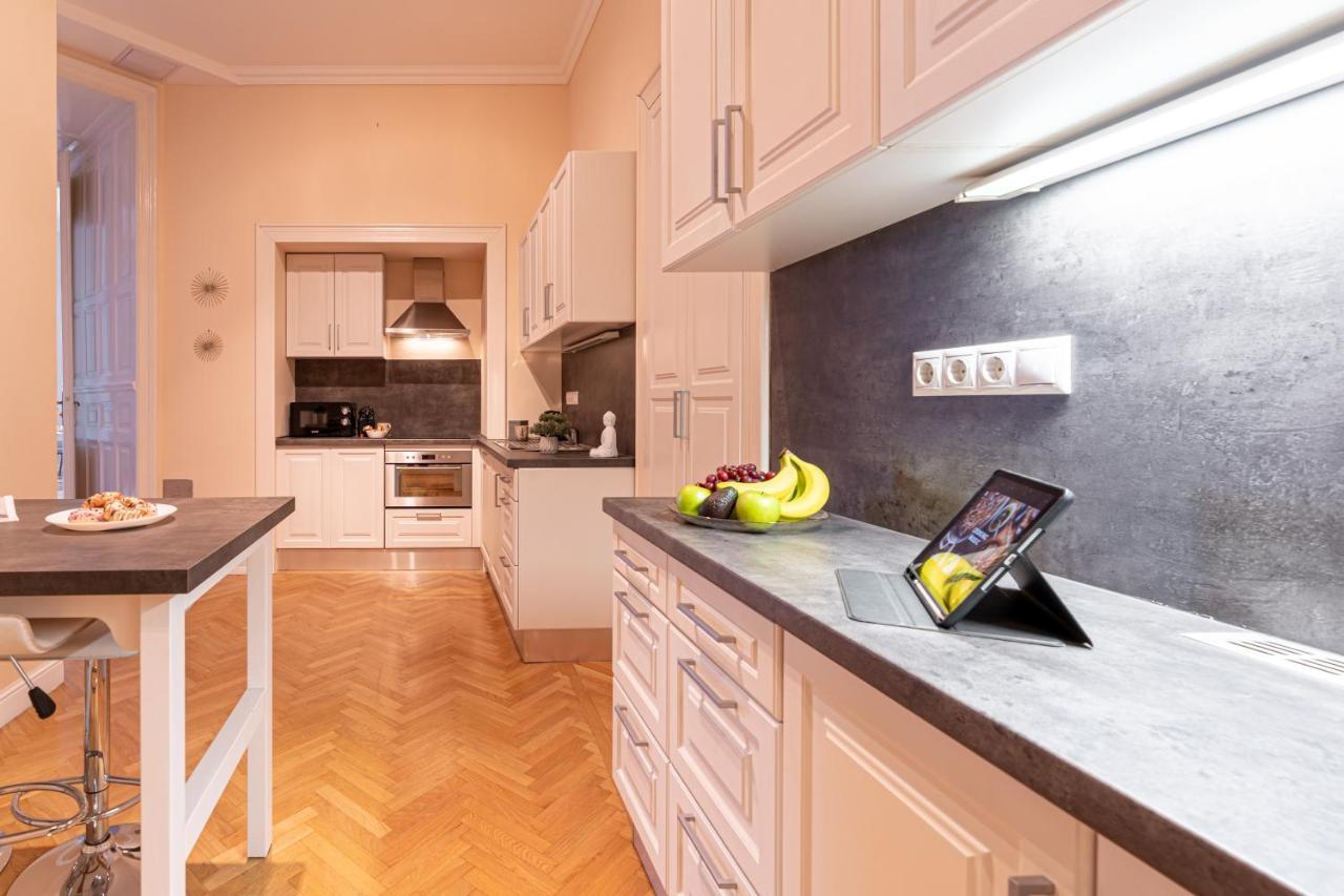 Matilda Luxury Suite Apartment Budapest Exteriör bild